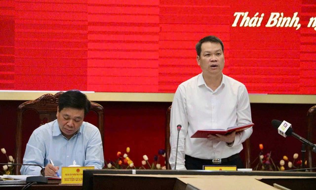 Ông Nguyễn Mạnh Hùng, Phó Bí thư Tỉnh ủy, Chủ tịch UBND tỉnh Thái Bình phát biểu tại hội nghị