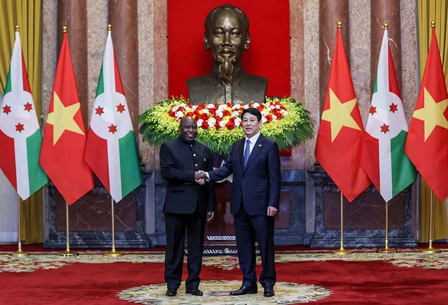 Chủ tịch nước Lương Cường và Tổng thống Burundi Évariste Ndayishimiye. Ảnh: Đức Thanh