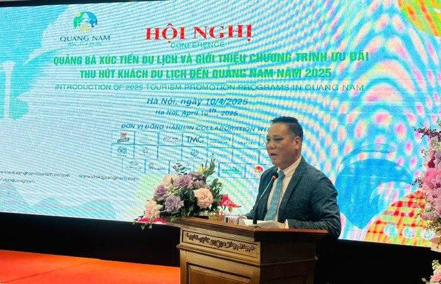 Ông Văn Bá Sơn, Phó giám đốc Sở Sở Văn hóa, Thể thao và Du lịch tỉnh Quảng Nam phát biểu tại Hội nghị.