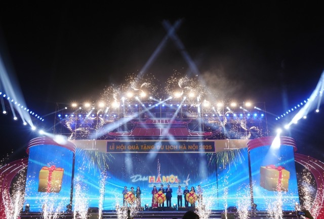 Các đại biểu khai mạc Lễ hội. Các đại biểu khai mạc Lễ hội.