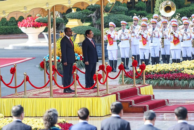 Thủ tướng Chính phủ Phạm Minh Chính chủ trì lễ đón Thủ tướng nước Cộng hòa Dân chủ Liên bang Ethiopia Abiy Ahmed Ali và Phu nhân thăm chính thức Việt Nam. Thủ tướng Chính phủ Phạm Minh Chính chủ trì lễ đón Thủ tướng nước Cộng hòa Dân chủ Liên bang Ethiopia Abiy Ahmed Ali và Phu nhân thăm chính thức Việt Nam.