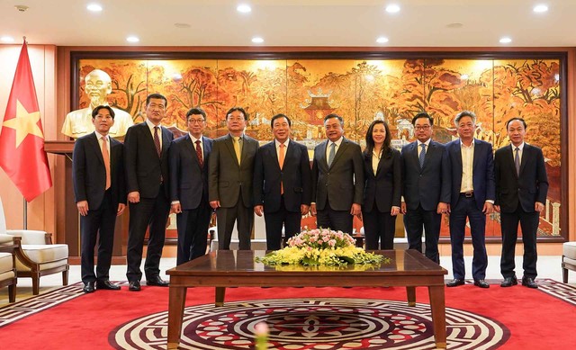 Các đại biểu tham dự buổi làm việc. Ảnh: Hoàng Linh Các đại biểu tham dự buổi làm việc. Ảnh: Hoàng Linh