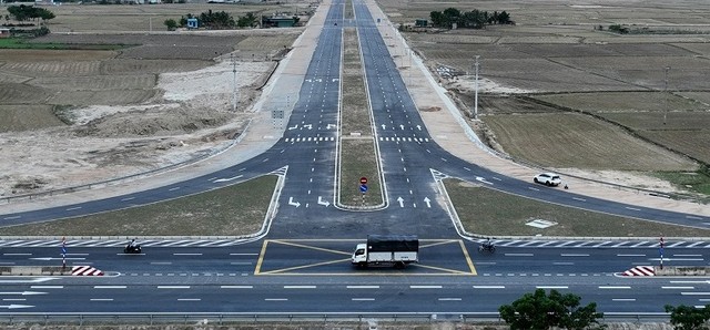 Dự án Đường Văn Lâm - Sơn Hải tại điểm đầu kết nối với Quốc lộ 1A. Dự án Đường Văn Lâm - Sơn Hải tại điểm đầu kết nối với Quốc lộ 1A.