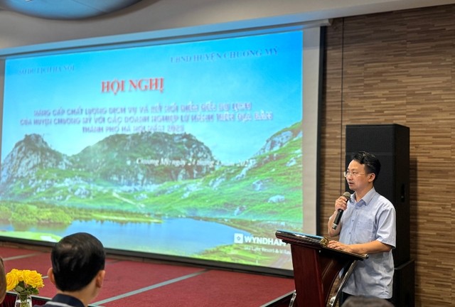 Ông Trần Trung Hiếu, Phó giám đốc Sở Du lịch Hà Nội phát biểu tại Hội nghị. Ảnh; Hồng Hạnh.
