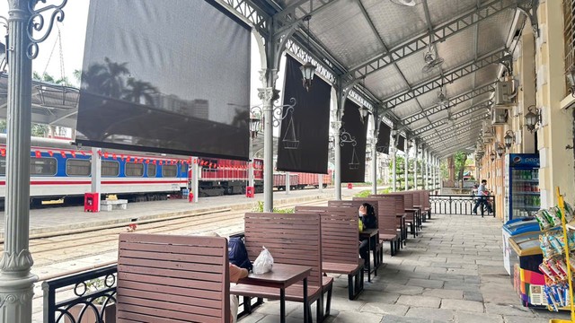 Nhà Ga Hải Phòng theo kiến trúc từ thời Pháp vẫn được bảo tồn khá nguyên vẹn. Ảnh: Quỳnh Nga