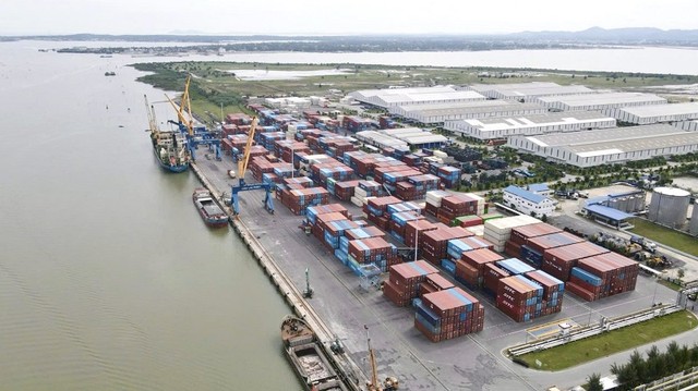 Việc đầu tư hạ tầng cảng biển, luồng hàng hải là điều kiện tiên quyết để hình thành và phát triển trung tâm logistics tại Quảng Nam.
