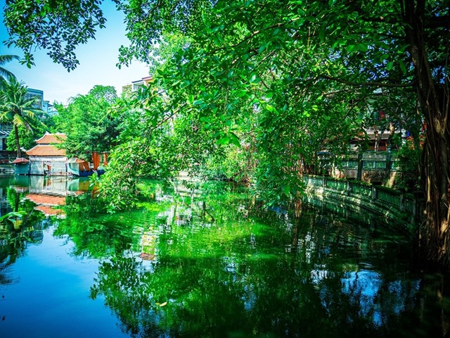 Một góc Hồ Bán Nguyệt