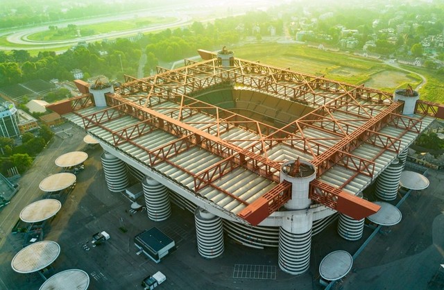 Sân vận động San Siro huyền thoại. Ảnh: Hoàng Hà.