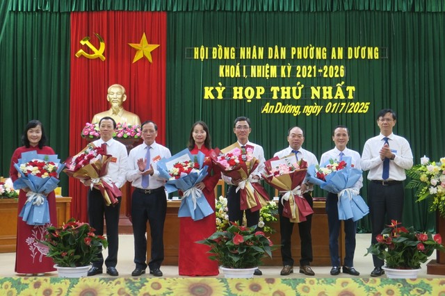 Các đồng chí Thường trực HĐND; Phó, Trưởng các Ban HĐND phường An Dương khóa I, nhiệm kỳ 2021 - 2026.