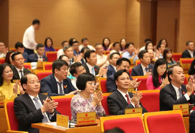 Các đại biểu tham dự kỳ họp.