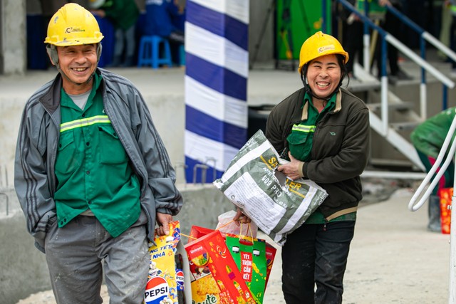 “Xây Tết” trở thành hình mẫu trong ngành xây dựng, hướng đến chăm lo toàn diện đời sống công nhân xây dựng. “Xây Tết” trở thành hình mẫu trong ngành xây dựng, hướng đến chăm lo toàn diện đời sống công nhân xây dựng.