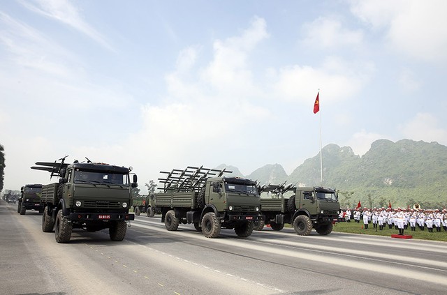 Xe chở AUV cảm tử do Cục Công nghiệp Quốc phòng Việt Nam sản xuất, được sử dụng trong cả nhiệm vụ quân sự và cứu hộ cứu nạn.