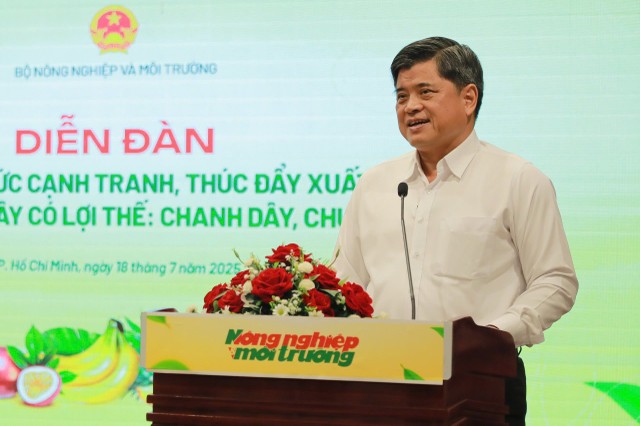 Thứ trưởng Bộ Nông nghiệp và Môi trường Trần Thanh Nam chia sẻ tại diễn đàn.