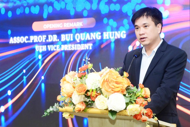 PGS.TS. Bùi Quang Hùng, Phó Giám đốc UEH phát biểu tại sự kiện. Ảnh: ACCA Việt Nam PGS.TS. Bùi Quang Hùng, Phó Giám đốc UEH phát biểu tại sự kiện. Ảnh: ACCA Việt Nam