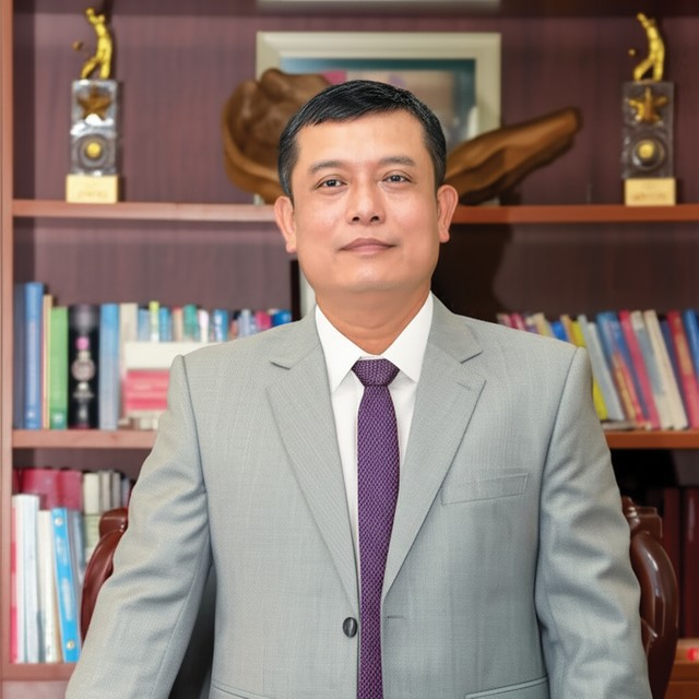 Ông Đỗ Mạnh Hùng, Chủ tịch Hội đồng quản trị Tổng công ty Công trình Viettel