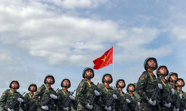 Lực lượng pháo binh dưới bóng quốc kỳ