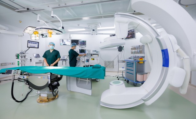 Trang thiết bị tối tân trong phòng mổ của Bệnh viện Mặt Trời. Ảnh: Bệnh viện Mặt Trời Trang thiết bị tối tân trong phòng mổ của Bệnh viện Mặt Trời. Ảnh: Bệnh viện Mặt Trời