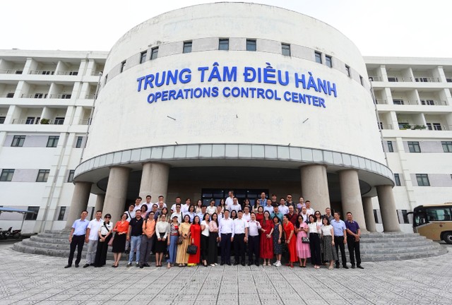 Ông Nguyễn Tiến Đạt phát biểu tại Hội nghị.Sáng 13/8, Sở Du lịch Hà Nội phối hợp với Công ty TNHH MTV đường sắt Hà Nội và các doanh nghiệp Lữ hành trên địa bàn Thành phố khảo sát sản phẩm du lịch thuộc tuyến đường sắt đô thị số 2A (Hà Đông - Cát Linh).