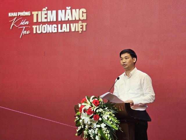 Ông Nguyễn Văn Công, Phó chủ tịch UBND tỉnh Quảng Ninh phát biểu tại diễn đàn. Ảnh: Thanh Sơn