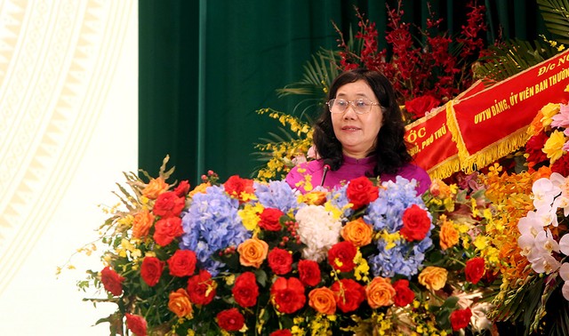 Bí thư Đảng ủy, Cục trưởng Cục Thống kê Nguyễn Thị Hương tham luận tại Đại hội. Ảnh: Đức Thanh.