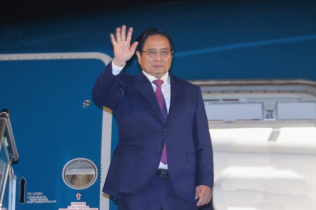 Tối 30/8, Thủ tướng Chính phủ Phạm Minh Chính cùng Đoàn đại biểu Việt Nam rời Thủ đô Hà Nội lên đường dự Hội nghị Thượng đỉnh Tổ chức Hợp tác Thượng Hải (SCO) năm 2025 và làm việc tại Trung Quốc từ ngày 31/8 đến 1/9 theo lời mời của Chính phủ nước Cộng hòa Nhân dân Trung Hoa. Ảnh: Nhật Bắc.