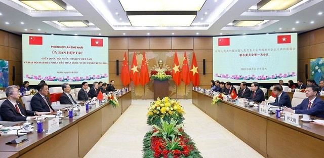 Phiên họp của Ủy ban hợp tác giữa Quốc hội Việt Nam và Nhân đại toàn quốc Trung Quốc. Ảnh: Doãn Tấn.