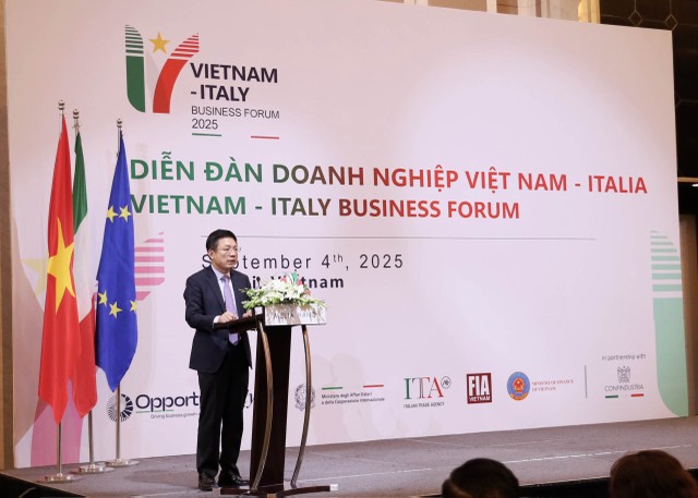 Thứ trưởng Hồ Sỹ Hùng phát biểu khai mạc. Ảnh: Mạnh Tuấn. Thứ trưởng Hồ Sỹ Hùng phát biểu khai mạc. Ảnh: Mạnh Tuấn.