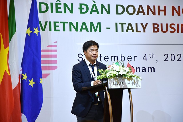 Ông Nguyễn Anh Tuấn, Phó cục trưởng Cục Đầu tư nước ngoài, Bộ Tài chính Việt Nam phát biểu tại Diễn đàn. Ảnh: Mạnh Tuấn.