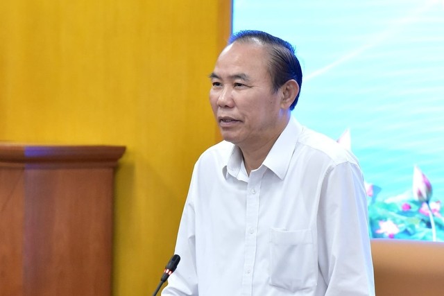 Thứ trưởng Bộ Nông nghiệp và Môi trường Phùng Đức Tiến phát biểu tại cuộc họp. Ảnh: Kiều Chi
