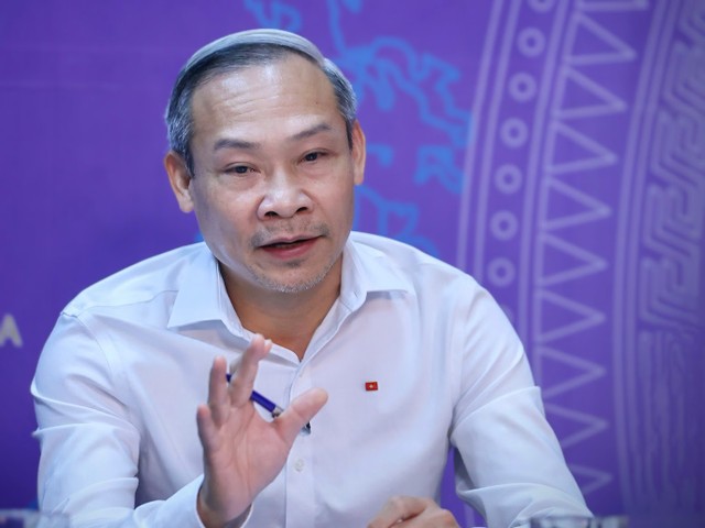 Đại biểu Quốc hội Phan Đức Hiếu, Ủy viên Ủy ban Kinh tế và Ngân sách của Quốc hội, chia sẻ tại Tọa đàm - Ảnh: VGP/Nhật Bắc.