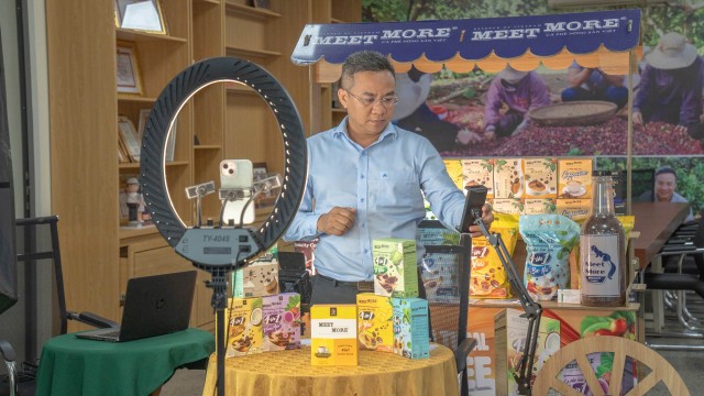 Doanh nghiệp định vị thương hiệu thông qua nhiều hình thức khác nhau.