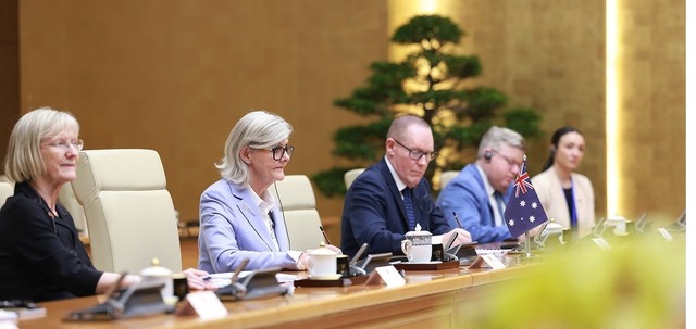 Toàn quyền và các cán bộ cấp cao của Australia tham gia buổi hội kiến.