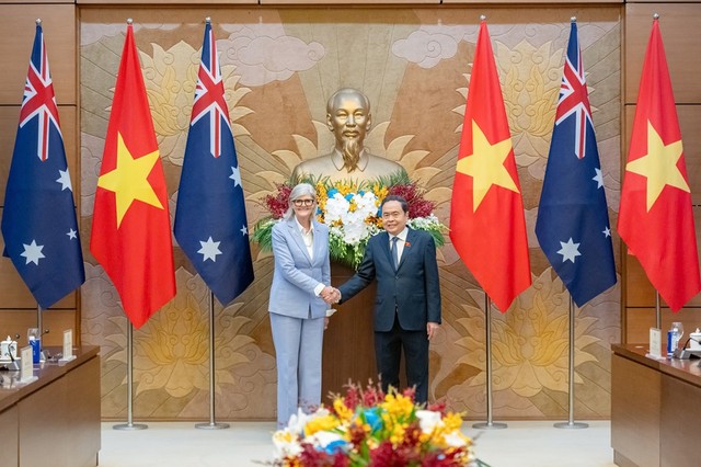 Chủ tịch Quốc hội Trần Thanh Mẫn đón Toàn quyền Australia Sam Mostyn.