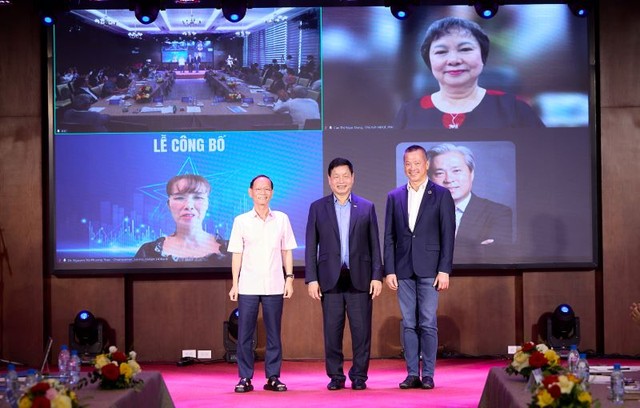 Những thành viên đầu tiên của Hội đồng Điều hành mô hình Toàn cảnh Kinh tế tư nhân