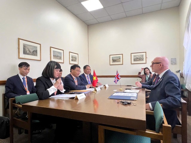 Toàn cảnh buổi làm việc.