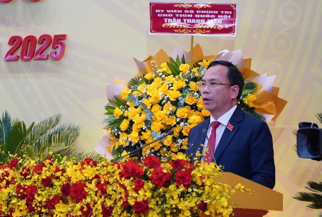 Giám đốc Sở Khoa học Công nghệ TP.Đà Nẵng, ông Nguyễn Thanh Hồng phát biểu tham luận Đại hội đại biểu lần thứ I Đảng bộ thành phố Đà Nẵng.