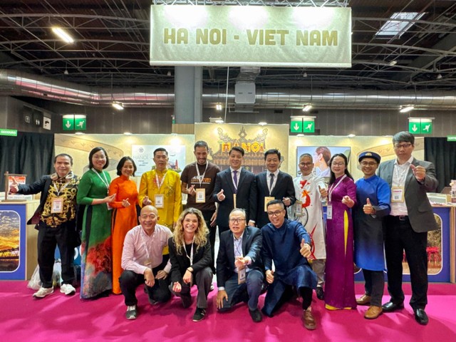 Đoàn Hà Nội quảng bá du lịch Thủ đô trong Hội chợ Du lịch quốc tế IFTM Top Resa 2025 tại Paris (Pháp). Ảnh: Hữu Việt.