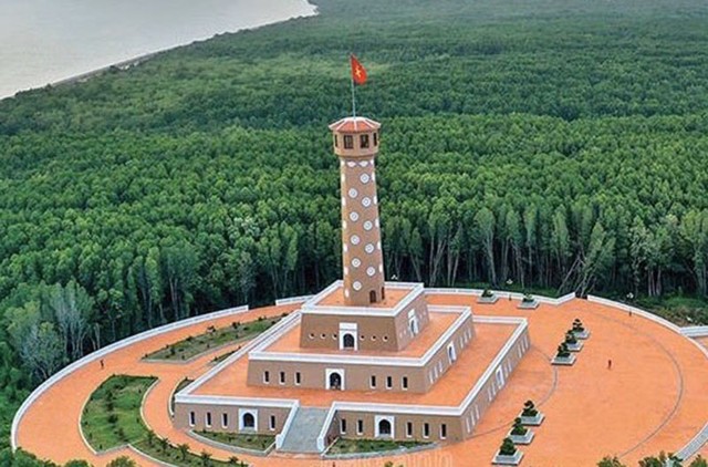 Cột Cờ Hà Nội tại Mũi Cà Mau