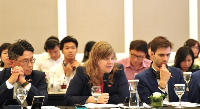 Bà Sibylle Bachmann - Trưởng Cơ quan hợp tác phát triển (Đại sứ quán Thuỵ Sĩ) phát biểu tại hội thảo. Ảnh: Đức Minh.