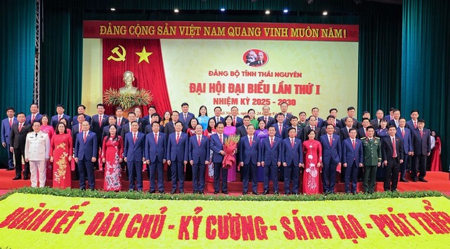 Ban Chấp hành Đảng bộ tỉnh nhiệm kỳ 2025 - 2030 ra mắt Đại hội