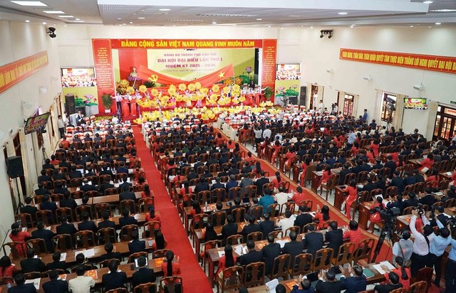 Văn nghệ chào mừng Đại hội.