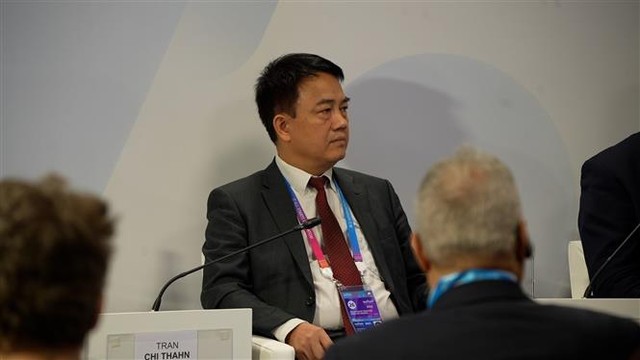 Tiến sỹ Trần Chí Thành, Viện trưởng Viện Năng lượng nguyên tử Việt Nam tham gia phiên thảo luận.