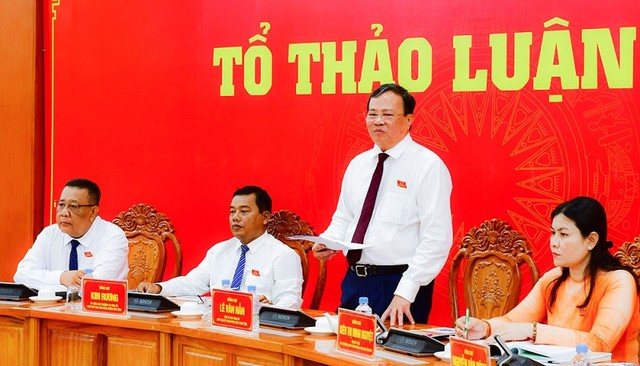 Phó Bí thư Tỉnh ủy, Chủ tịch Ủy ban Mặt trận Tổ quốc đóng góp ý kiến thảo luận Văn kiện Dự thảo Báo cáo chính trị Đại hội đại biểu Đảng bộ tỉnh Vĩnh Long lần thứ I, nhiệm kỳ 2025- 2030