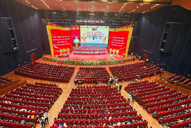 Toàn cảnh Đại hội đại biểu Đảng bộ Chính phủ lần thứ I. Toàn cảnh Đại hội đại biểu Đảng bộ Chính phủ lần thứ I.