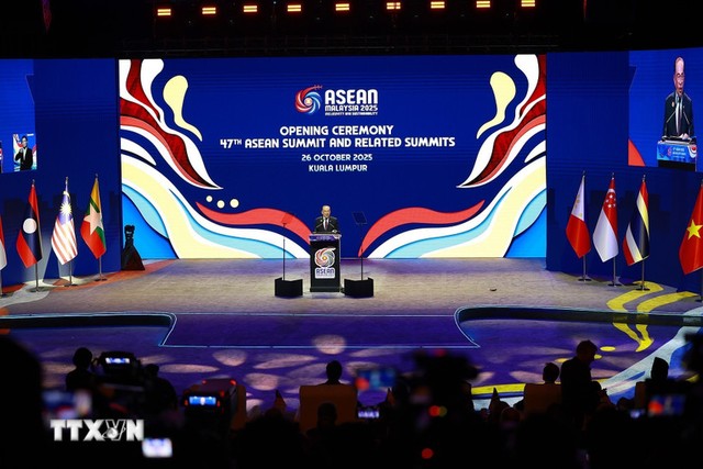 Thủ tướng Malaysia Anwar Ibrahim phát biểu khai mạc.