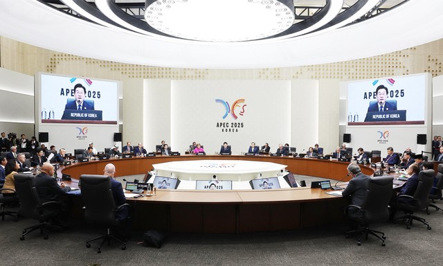 Phiên thứ nhất của Hội nghị các nhà lãnh đạo APEC 2025. Ảnh: Lâm Khánh.