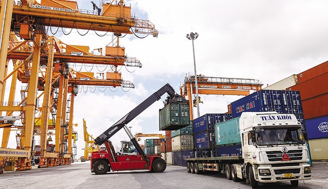 Nếu chỉ tăng trưởng 6 - 7%/năm như hiện nay, thì đến năm 2045, Việt Nam vẫn chỉ ở mức thu nhập trung bình cao, chưa thể trở thành nước phát triển. Ảnh: Đức Thanh