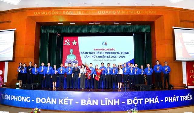 Lãnh đạo Đảng uỷ Bộ Tài chính, Trung ương Đoàn TNCS Hồ Chí Minh và Đoàn Thanh niên Chính phủ chúc mừng Ban Chấp hành Đoàn Thanh niên Bộ Tài chính lần thứ I, nhiệm kỳ 2025 - 2030.