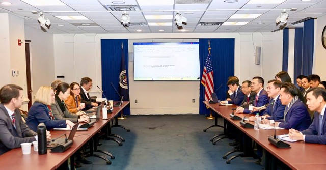 Thứ trưởng Công thương Nguyễn Sinh Nhật Tân làm việc với phía Mỹ trong phiên đàm phán kỹ thuật.