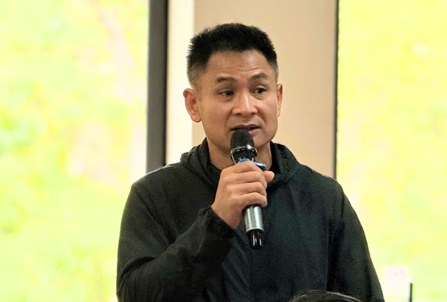 Ông Nguyễn Hồng Thắng, Giám đốc S-Travel phát biểu.